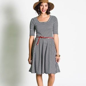 Lularoe Nicole b&w striped dress
